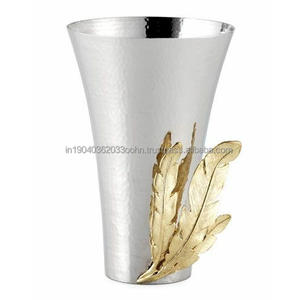 Vases en métal de qualité supérieure dans un design personnalisé fait à la main pour le mariage de jardin et la décoration de la maison Vases à fleurs uniques - Product Image 2