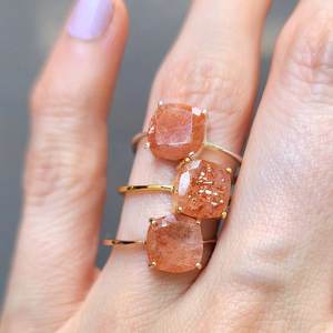 Anillo de Plata de Ley 925 con diseño único de piedra solar dorada, joyería fina de cumpleaños, regalo de aniversario, venta al por mayor a granel - Product Image 1