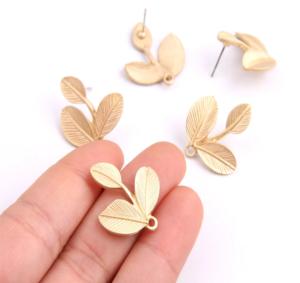 Minimalement conçu unisexe à la mode minuscule bijoux plaqué or et argent brillant géométrique feuille goujon argent 925 boucles d'oreilles charme - Product Image 2