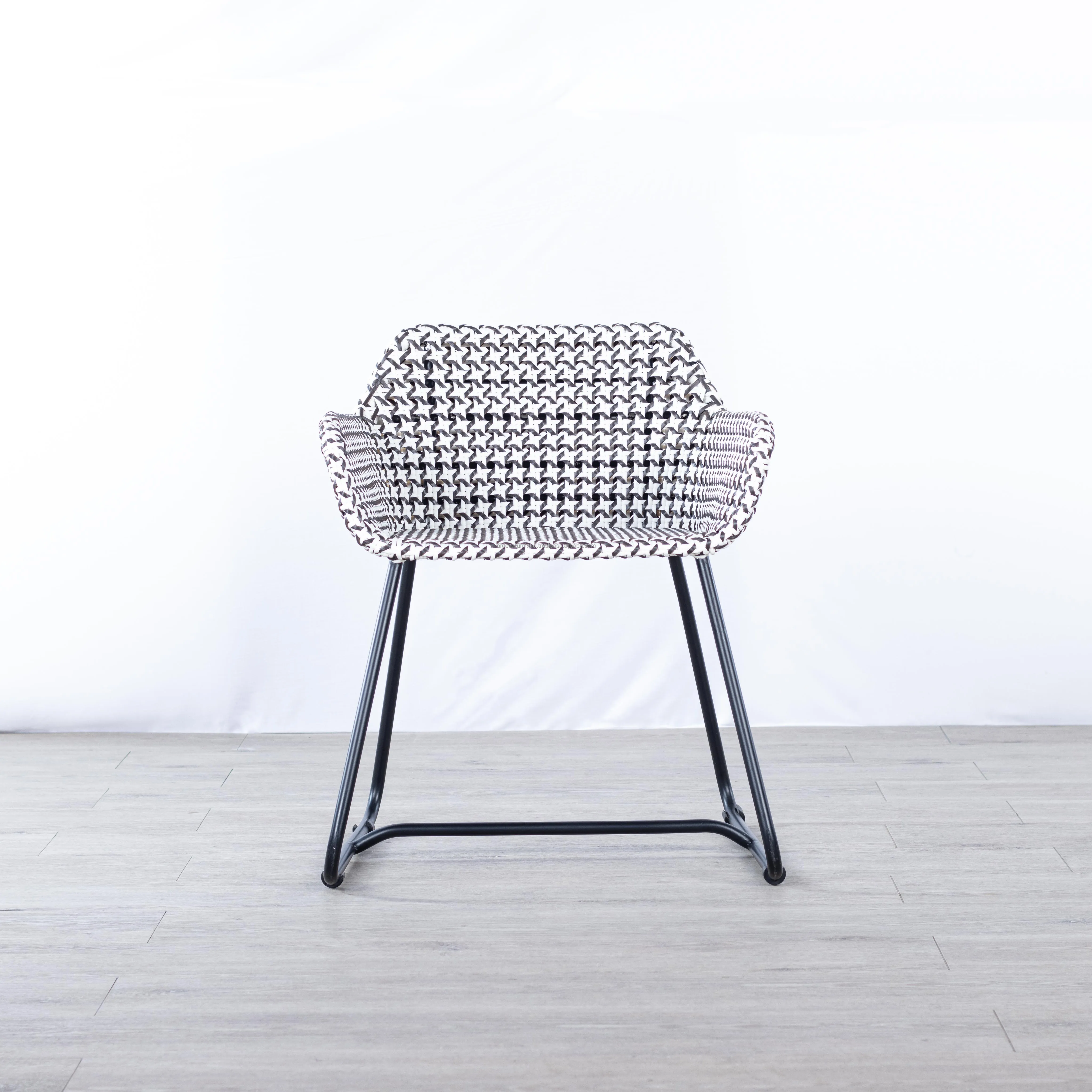 Atacado Ferro Quadro Rattan Cadeira Design Moderno Mais Recente Estilo Barato Mão Móveis De Vime Indonésia