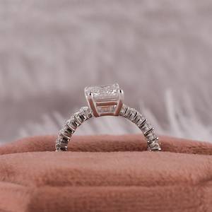 Anillo de compromiso de diamante de corte esmeralda Anillo de diamante cultivado en laboratorio de corte esmeralda, anillo de bodas para mujer Regalo de aniversario, anillo para ella - Product Image 3