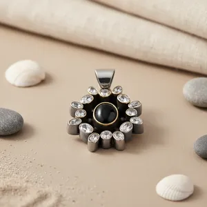 Colgante de Plata Oxidada con Ónix Negro y Circonitas, Joyería para Mujer con Baño de Rodio y Oro Rosa, Colgantes con Dijes de Platino - Product Image 3
