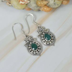 Boucles d'oreilles crochet en argent sterling 925 faites à la main émeraude verte naturelle Style mignon mai cadeau de naissance pour un anniversaire ou une fête - Product Image 2