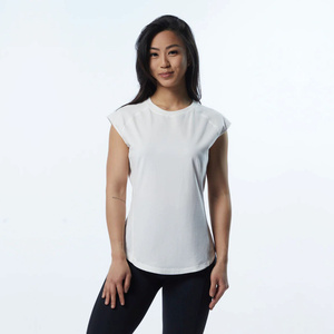 Camiseta de algodón ligera para mujer, cómoda camiseta de moda con cuello redondo en blanco para exteriores, ropa informal diaria con estilo - Product Image 1