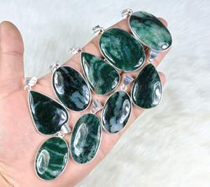 Colgante de piedras preciosas de Aventurina verde seductor, collar de ley Chapado en plata de 18 quilates con dijes, joyería de piedra al por mayor - Product Image 3