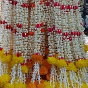 Mogra/Jasmine Gajra con guirnalda de flores de caléndula para decoración de boda de Navidad decoración de fiesta - Product Image 1