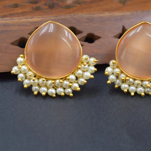 Boucles d'oreilles en laiton plaqué or en gros pour femmes, cadeaux de mariage et de fiançailles, boucles d'oreilles simples en gros - Product Image 1