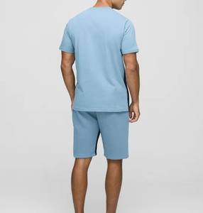 Conjunto de camiseta Fitr y pantalones cortos regulares con logotipo personalizado OEM, ropa deportiva 2 de dos piezas con cuello redondo, dos tonos de color, ropa de verano de secado rápido - Product Image 6