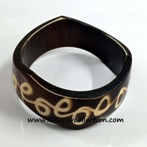 Brazalete de moda de resina de moda caliente para mujeres y niñas Uso de fiesta al mejor precio Disponible en cantidad a granel para exportación - Product Image 1