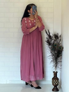 Dernière Georgette en fleurs avec travail manuel Kurti Fabricant et fournisseur de Surat à bas prix - Product Image 4