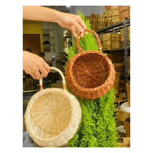 Cesta Colgante de Ratán Tejido Natural para Almacenamiento de Llaves en la Entrada y Decoración de Paredes, Hecho en Vietnam - Product Image 3