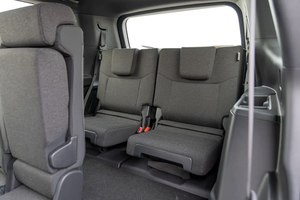 Toyota Land Cruiser Prado 2.4L (299 ch) 4 cylindres essence, transmission automatique, conduite à gauche, modèle 2025, noir, d'occasion - Product Image 4