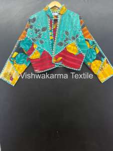 Veste courte matelassée Kantha vintage, finition artisanale, réversible, patchwork écologique, col roulé, tricotée, boutonnée, pour femme, automne - Product Image 2