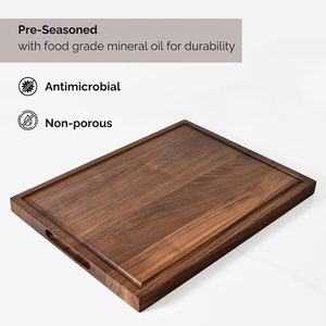 Tabla de cortar con ranuras y superficie apta para cuchillos, diseño grueso y liso, ideal para cortar pan, servir y uso diario en la cocina. - Product Image 6
