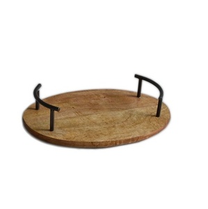 Plateau de service antique en bois et métal pour forme ronde pour taille personnalisée et partyw sont des articles à usage de bar - Product Image 6