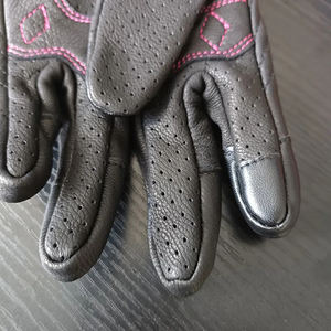 Gants de course de moto avec impression de logo personnalisé, cuir léger de haute qualité, nouveau design pour l'été - Product Image 6