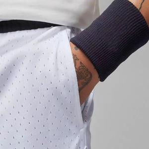 Pantalones cortos de gimnasio OEM Mash con tira reflectante, pantalones cortos de Entrenamiento Personalizados para hombres, pantalones cortos de malla de moda para correr de baloncesto para hombres transpirables - Product Image 3