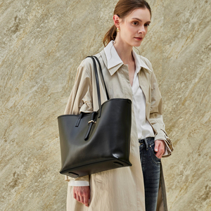 Sac fourre-tout en cuir PU marron avec fermeture éclair, imperméable, grande capacité pour les courses quotidiennes et les voyages - Product Image 5
