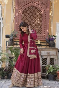 Nouveau Designer Party Wear Lourd Faux Georgette Avec Séquence Broderie Travail Indien Ethnique Porter Robe De Mariée Anarkali Avec Bas - Product Image 4