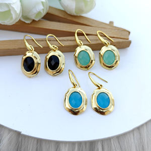 Pendientes colgantes con gemas ovaladas facetadas de calcedonia acuática, chapados en oro de 18k, con engaste de gemas, para regalo y uso como joyería. - Product Image 2