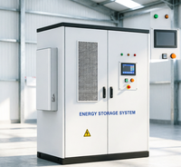 Système de Stockage d'Énergie (ESS) LiFePO4 Refroidi par Liquide 215 kWh 100 kW Haute Densité pour la Gestion de l'Énergie Hors Réseau et sur Réseau et le SMOOTH (Smooth Out Load and Load) pour les Usines