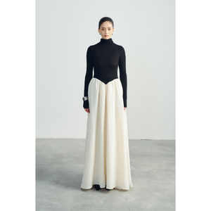 Prix de gros Élégant GERDA PRINCESS DRESS Superstar Single Fabric Long Turtleneck Robes pour femmes de WHITEANT Fabricant - Product Image 1