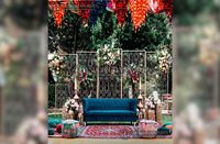 Arche de mariage dorée en forme de cœur, moderne et luxueuse, en plastique renforcé de fibres, de la marque Shobha Jain Impex, fabriquée à Delhi, Inde