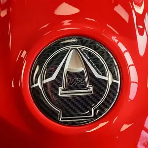 Adesivi 3D Personalizzati per Tappo Serbatoio, Decalcomanie Compatibili per Moto Ducati Streetfighter V2 2022-2024 - Product Image 1