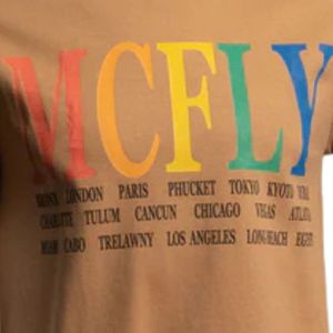 T-shirt graphique Rainbow Tour pour hommes et femmes, imprimé texte en couleur vive, coton brun, streetwear décontracté - Product Image 3