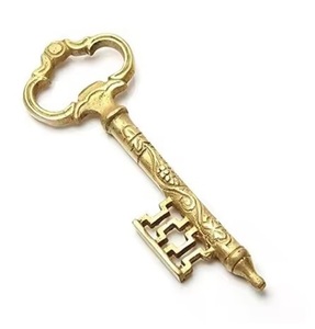 Abrebotellas de metal de diseño exquisito con herramienta duradera de diseño elegante para bares, eventos o uso personal a un precio razonable - Product Image 1