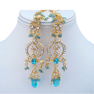 ชุดเครื่องประดับสไตล์วินเทจ ประดับคริสตัลและเซอร์โคเนีย ทำจากโลหะผสม ประกอบด้วยสร้อยคอ ต่างหู และเครื่องประดับศีรษะ สำหรับผู้หญิง เหมาะสำหรับงานหมั้น งานแต่งงาน งานฉลองครบรอบ และงานปาร์ตี้ - Product Image 3