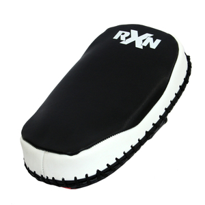 Équipement de protection pour adultes RXN avec logo personnalisé, protège-tibias en cuir PU thaïlandais, luminescent dans le noir, confortable, équipement de boxe MMA fabriqué en Inde - Product Image 3