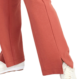 Pantalones de mujer Refined Outline Wear, diseñados para un movimiento cómodo, con una estructura impecable y un estilo fresco. - Product Image 5