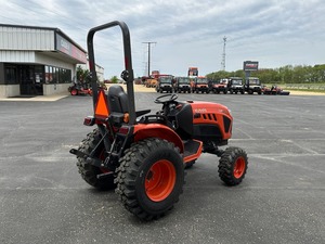 Used Kubota LX2620 Compact Tractor 4 Wheel Farm Utility Tractor Orange Agricultural <b>Machine</b> - Product Image 4