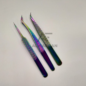 Pinzas Rectas de Aislamiento Puntiagudas de Plasma Multicolor Arcoíris para Extensión de Pestañas con Agarre de Diamante y Estuche Magnético, Logotipo Personalizado - Product Image 4