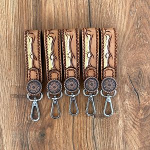 Nouveau haute qualité outillé à la main en cuir véritable Mini clé Clip Western peau de vache multifonctionnel bracelet porte-clés accessoires pour femmes - Product Image 2