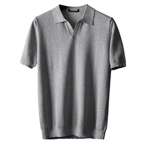 Camisa de hombre de manga corta con cuello en V ligero y transpirable de verano sólido con logotipo personalizado con bolsillo de punto informal - Product Image 5