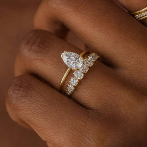 Bague de fiançailles en argent 925 solitaire coupe poire Moissanite Type de produit élégant et luxueux - Product Image 1