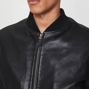 Blouson aviateur en cuir durable et à coupe décontractée avec des coutures raffinées et un style intemporel Blouson aviateur en cuir - Product Image 4