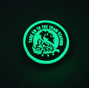 Parche de PVC personalizado en 3D que brilla en la oscuridad, logotipo de goma iluminado con bordado de encaje, diseño de logotipo personalizable - Product Image 2