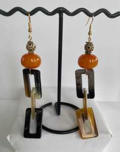 Pendientes de cuerno de búfalo hechos a mano para mujer, joyería de moda natural y ecológica | Diseño ligero y elegante - Product Image 4