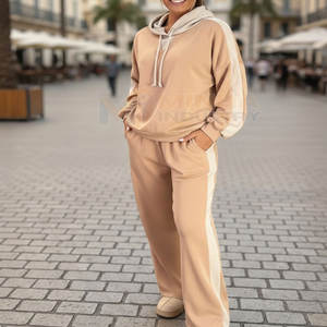 Conjunto Deportivo de Mujer con Top Corto y Pantalones Acampanados, 100% Algodón - Product Image 6