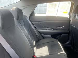 HYUNDAI ELANTRA SEL 2024, berline à faible kilométrage, traction avant - Product Image 2