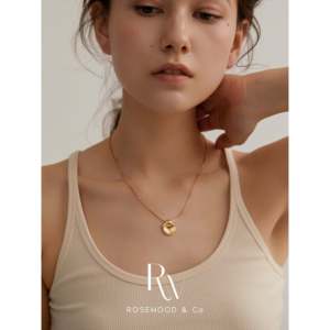 Collana Trendy con Ciondolo a Catena Dorata e Design Geometrico Rotondo Irregolare con Diamante e Perla, Ideale per Feste o Regali - Product Image 3