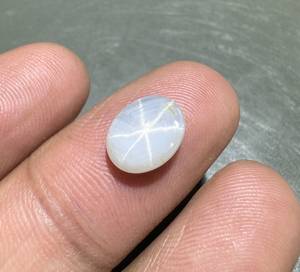 Pierre précieuse naturelle saphir étoile grise de qualité supérieure Pierres précieuses en vrac de haute qualité Fabrication de bijoux Pierres précieuses à des prix abordables OEM en vrac - Product Image 1