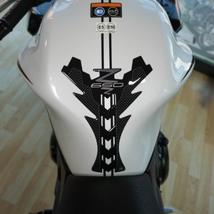 Adesivo Protettivo 3D in Gel per Serbatoio Kawasaki Z650 2021-25 - Product Image 1