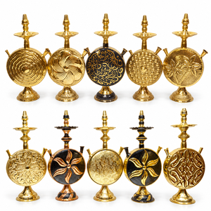 Mesa de Latón Martillado con Cachimba Futurista Integrada |   Pipa de shisha decorativa ornamentada con cuerpo redondo en relieve |   Cachimba Árabe Tradicional - Product Image 5