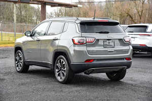 Jeep Compass Limited 2023 Usado en Buen Estado - Product Image 3