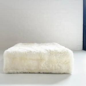Puf de Piel de Oveja Hecho a Mano de Alta Gama a Precio de Fábrica, Otomana Modular Forsyth Grande, Ecológica para el Hogar, Dormitorio y Restaurante - Product Image 2