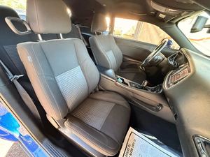 รถดอดจ์ ชาเลนเจอร์ เอสเอ็กซ์ที ขับเคลื่อนสี่ล้อ พวงมาลัยซ้าย ปี 2021 มาตรฐานไอเสียยูโร 4 วิ่ง 50,001-75,000 ไมล์ รับประกัน 3 เดือน 5 ที่นั่ง - Product Image 2